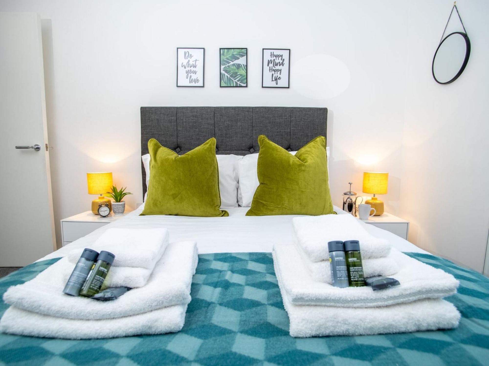 Pembroke House Apartments Exeter For Families Business Relocation Free Parking Экстерьер фото
